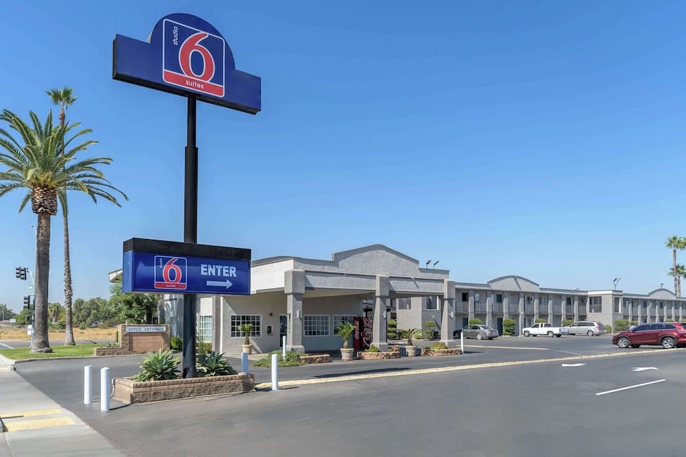 Studio 6 Suites Madera, California - Yosemite