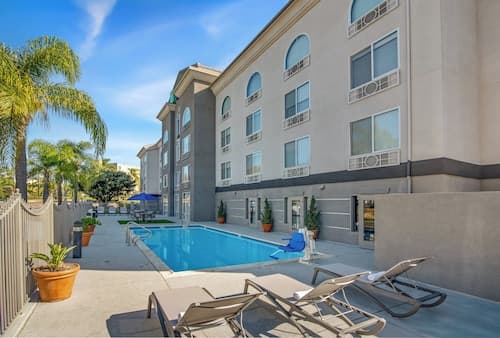 Holiday Inn Express Hotel & Suites San Diego-Sorrento Valley by IHG