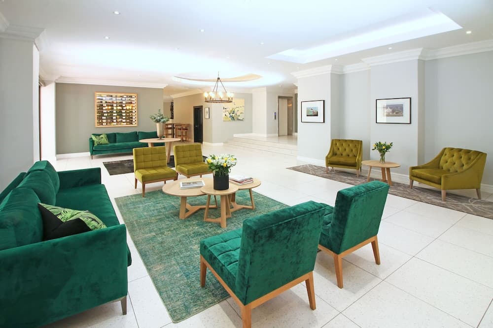 Hollow on the Square City Hotel