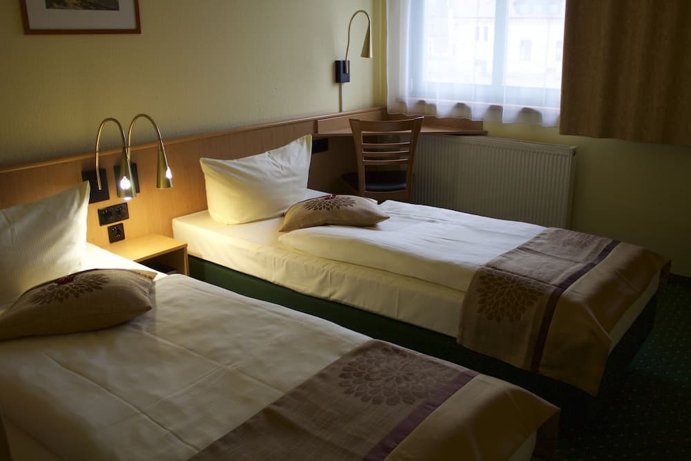 Acron Hotel