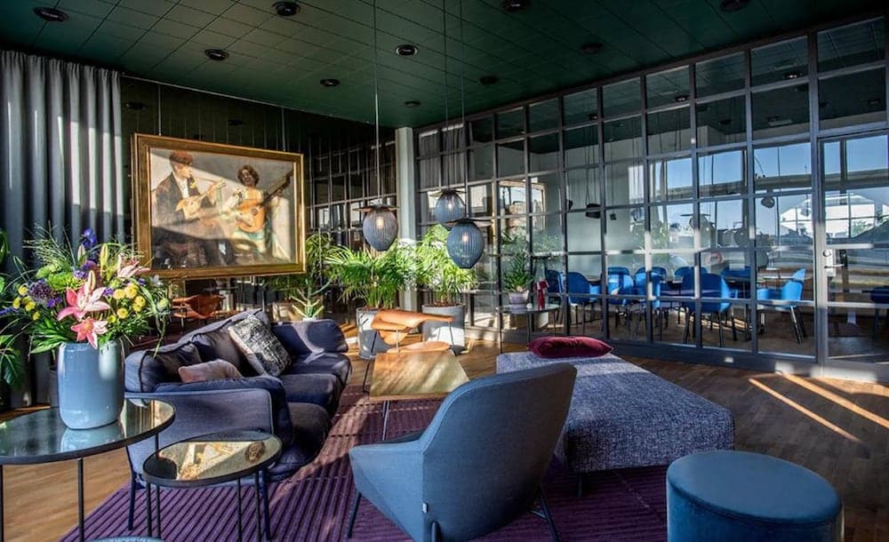 Lobi dinlenme salonu