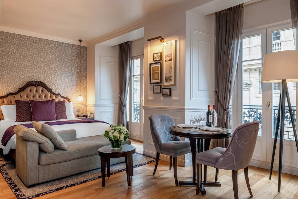 La Clef Louvre Paris by The Crest Collection