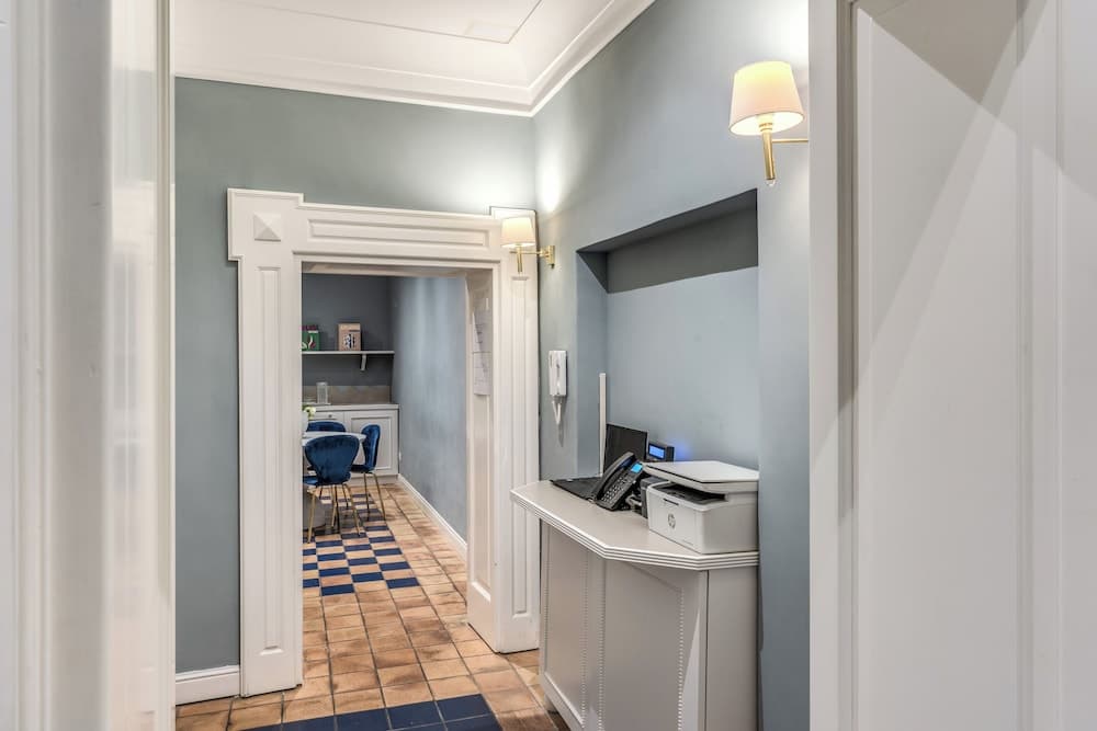 Townhouse Condotti 29