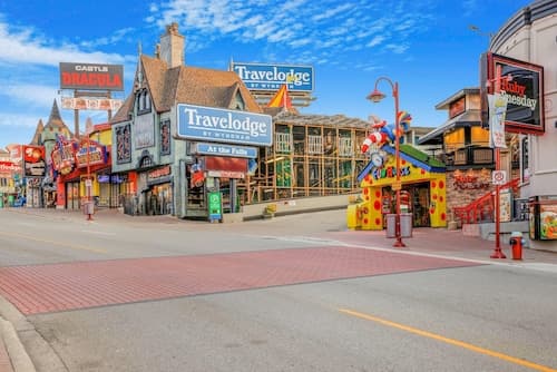 Travelodge by Wyndham Niagara Falls at the Falls