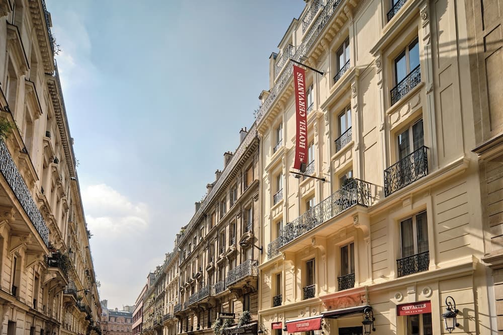 Hôtel Cervantes by Happyculture