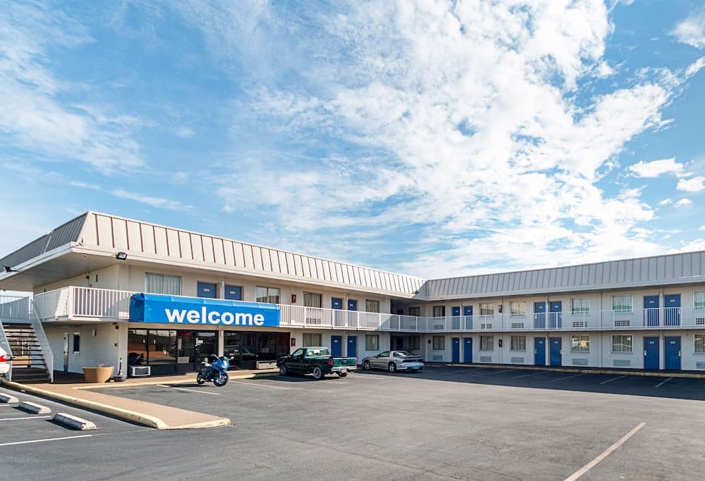 Motel 6 San Antonio, TX - I-10 West