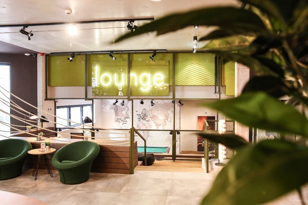 Lobi dinlenme salonu