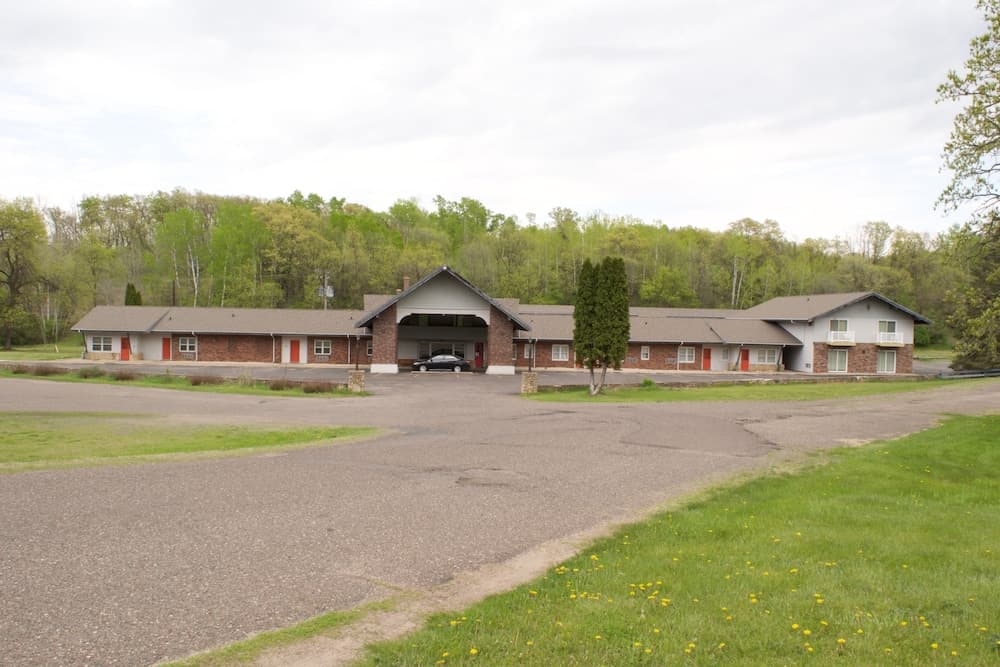 AmeriVu Inn and Suites - St. Croix Falls