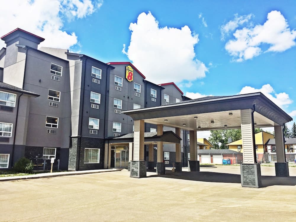 Super 8 by Wyndham Regina