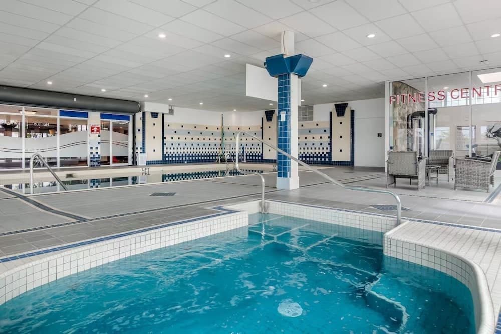 Super 8 by Wyndham Macleod Trail Calgary