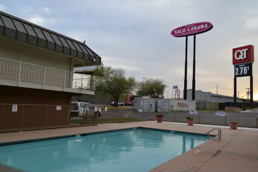 Travelodge by Wyndham San Antonio Lackland AFB North