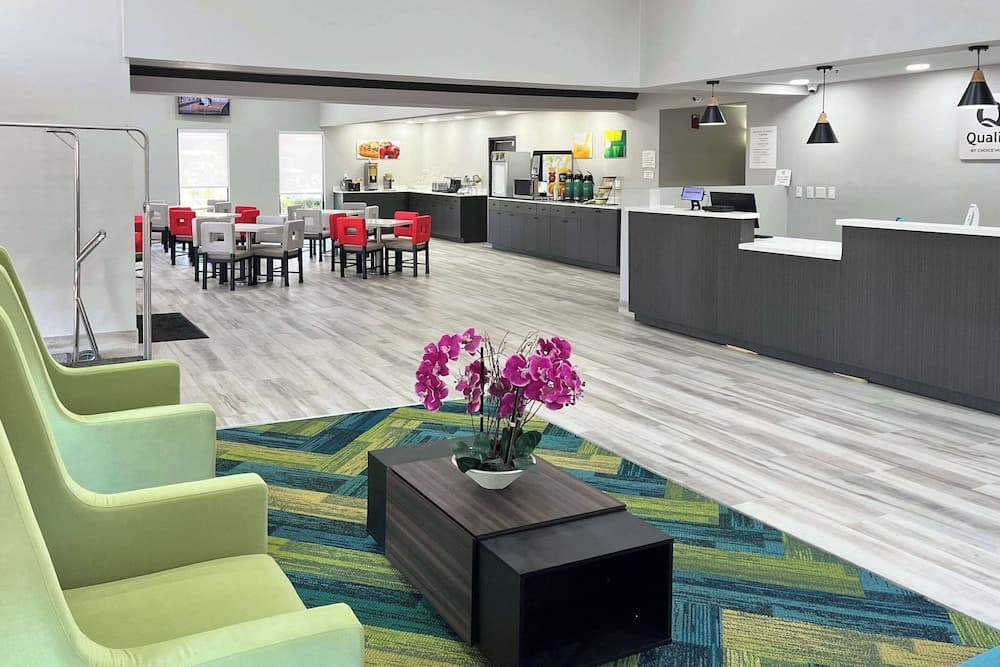 Quality Inn & Suites at Airport Blvd I-65