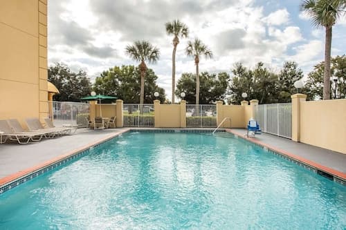 La Quinta Inn & Suites by Wyndham Melbourne Viera