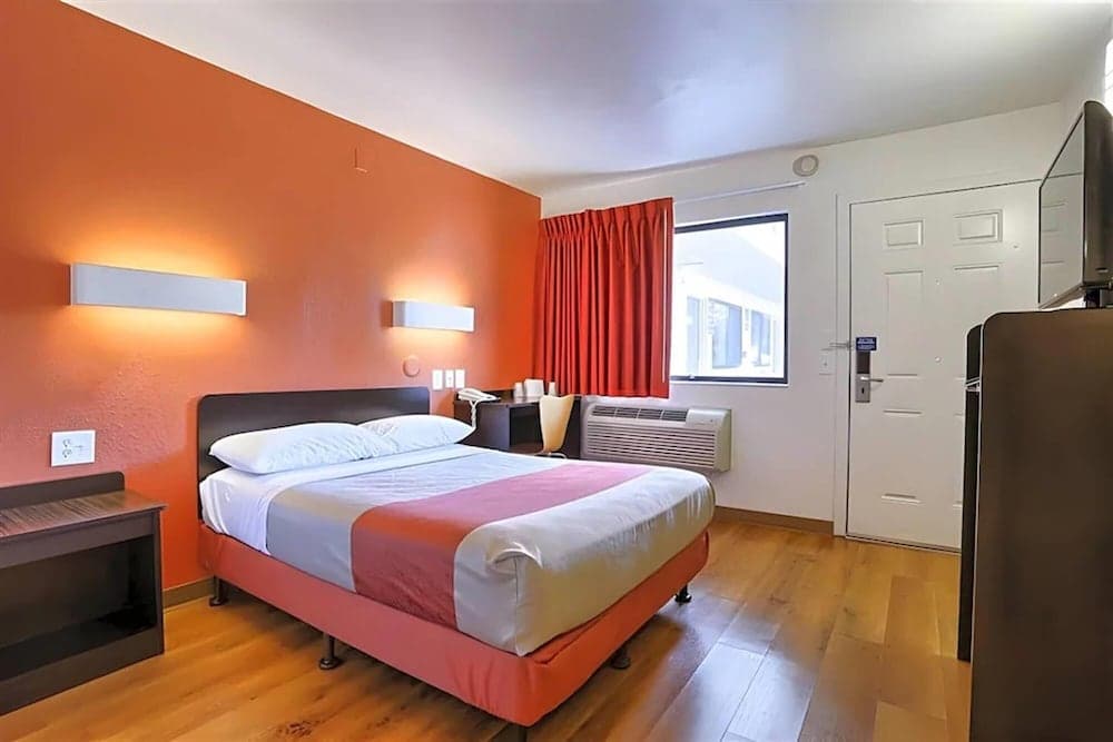 Super 8 by Wyndham Walnut Creek