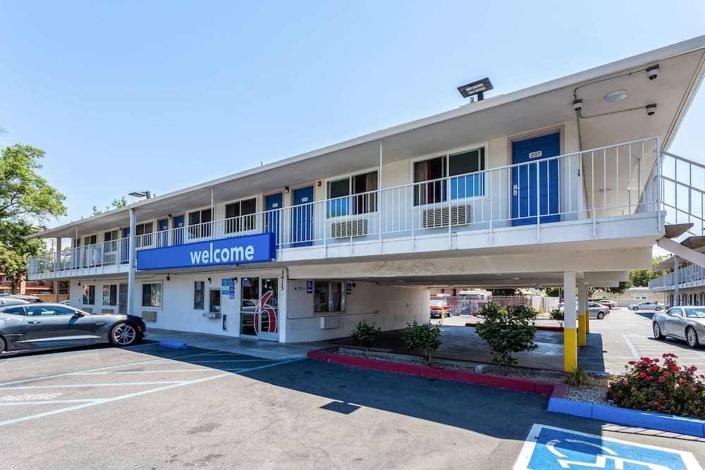 Motel 6 Sacramento, CA - Downtown