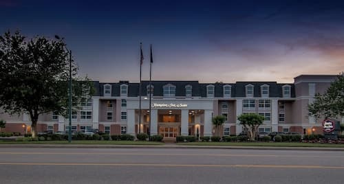 Hampton Inn & Suites Williamsburg-Richmond Rd.