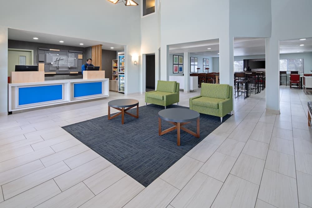 Holiday Inn Express & Suites Watsonville by IHG