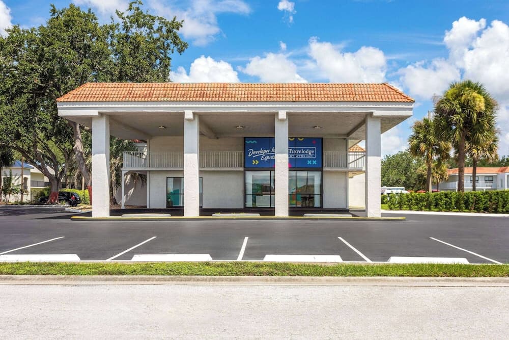 Travelodge by Wyndham Orlando Lake Buena Vista South