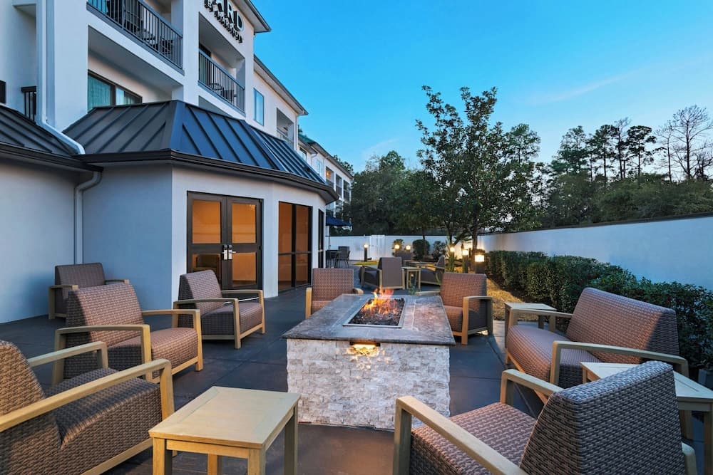 Courtyard Houston The Woodlands