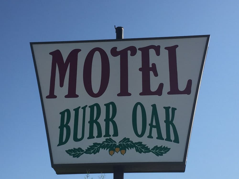 Burr Oak Motel
