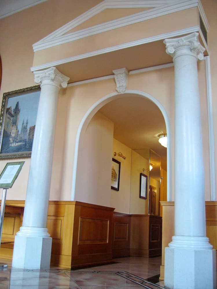 Opera Hotel