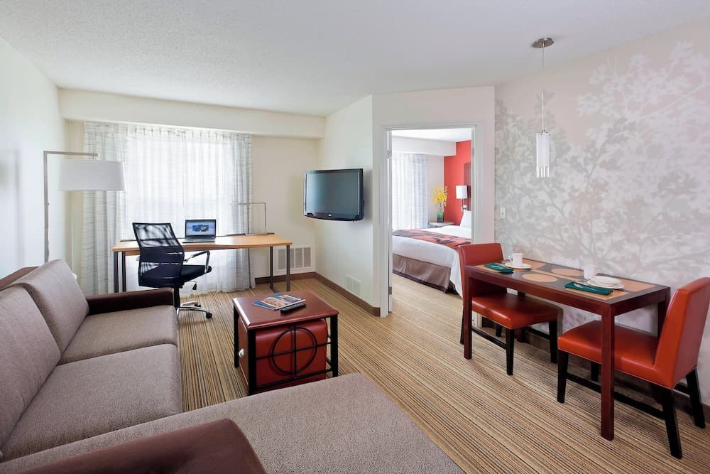 Residence Inn Houston The Woodlands / Lake Front Circle
