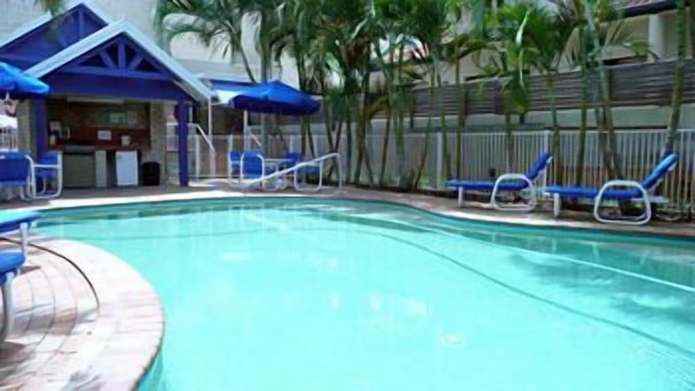 Budds Beach Apartments