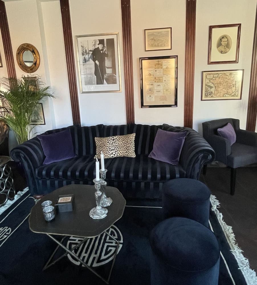 Lobi dinlenme salonu