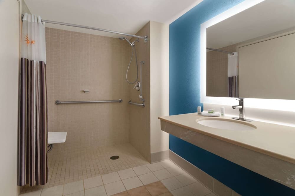 Engellilere uygun banyo