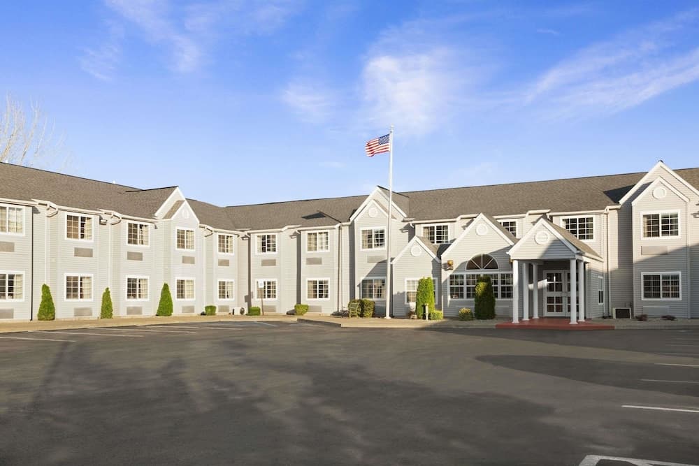 Microtel Inn by Wyndham Albany Airport
