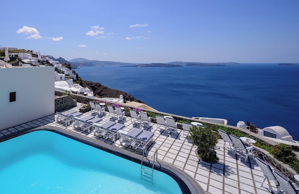 Nikos Villas Hotel in Oia Santorini