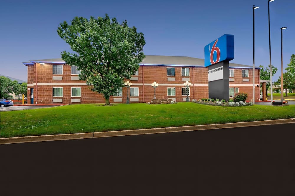Motel 6 Tulsa, OK - CENTRAL