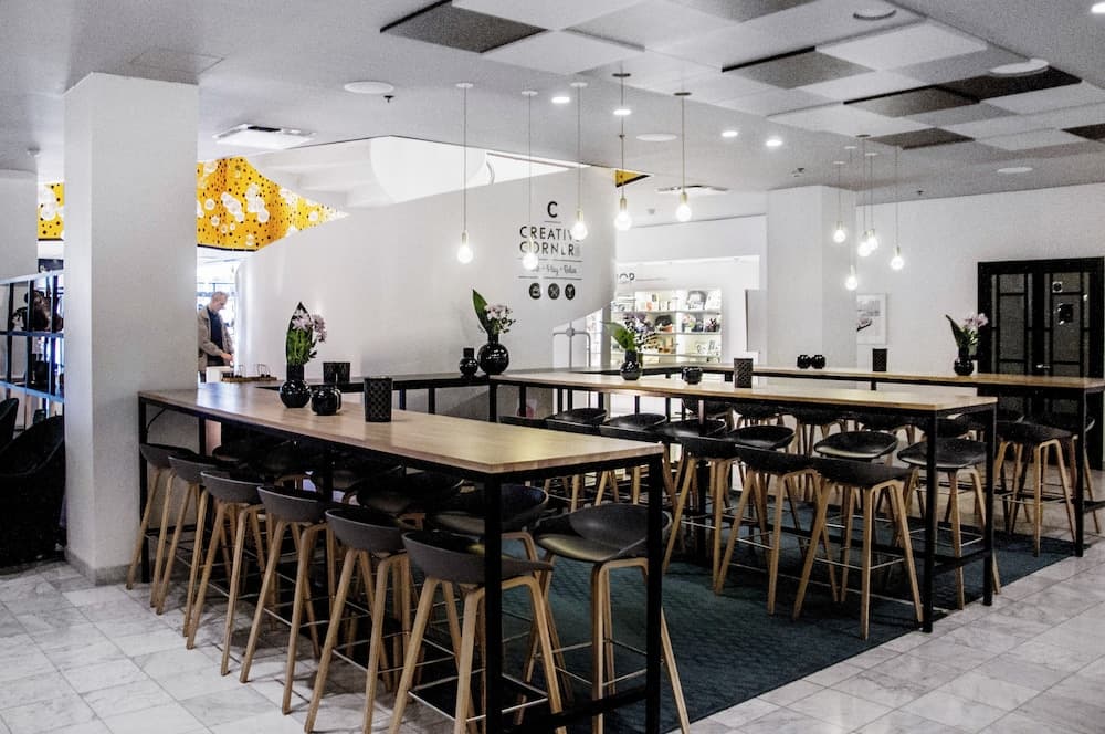 Lobi dinlenme salonu