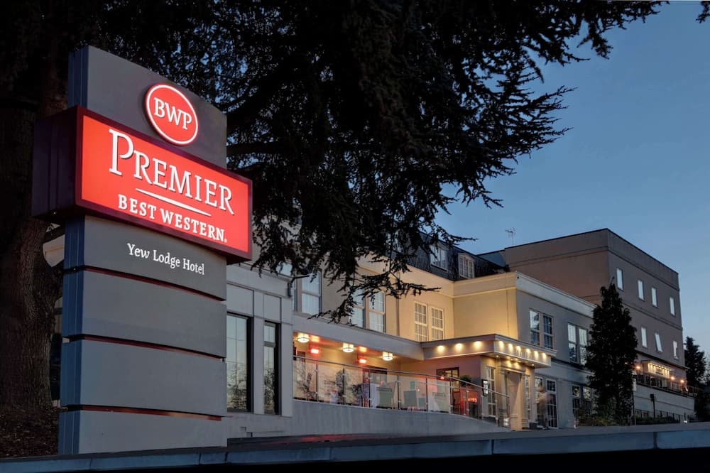 Best Western Premier Yew Lodge East Midlands Airport