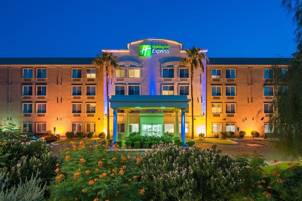 Holiday Inn Express Hotel & Suites PEORIA NORTH - GLENDALE by IHG