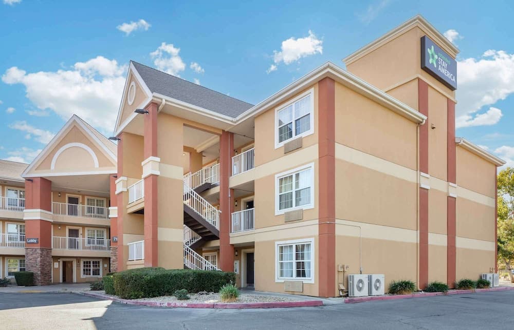 Extended Stay America Suites Fresno North