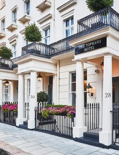 Tophams Hotel