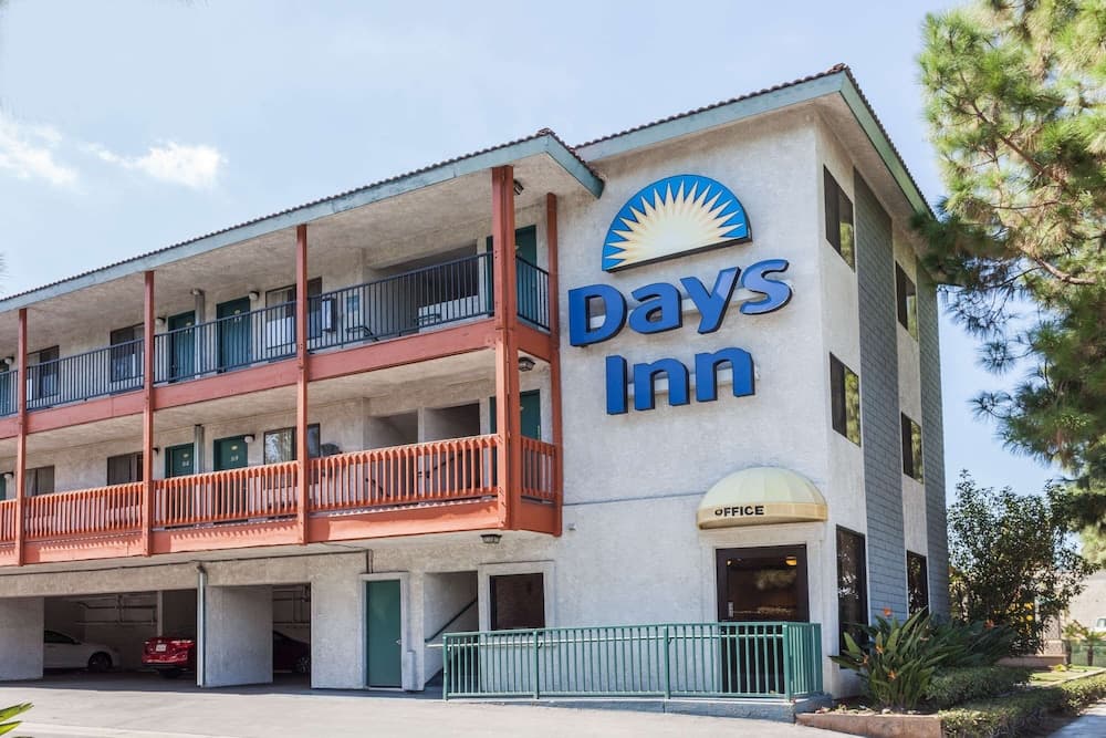 Days Inn by Wyndham Anaheim West
