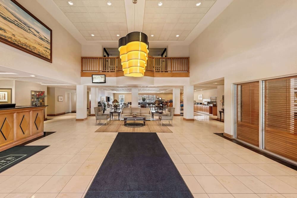 Wingate by Wyndham Calgary