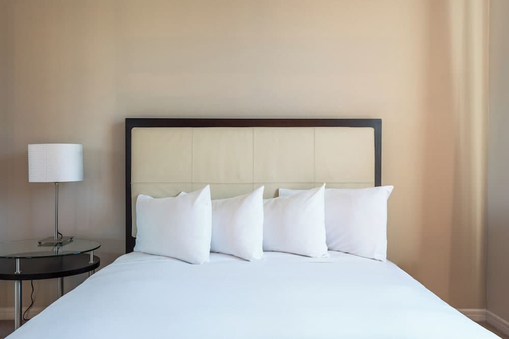 Carmana Hotel & Suites