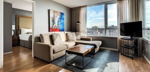 Carmana Hotel & Suites