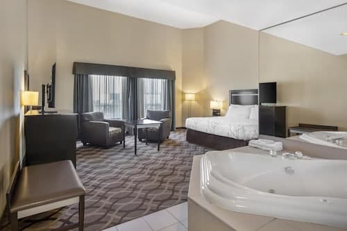 Best Western Plus Travel Hotel Toronto Airport