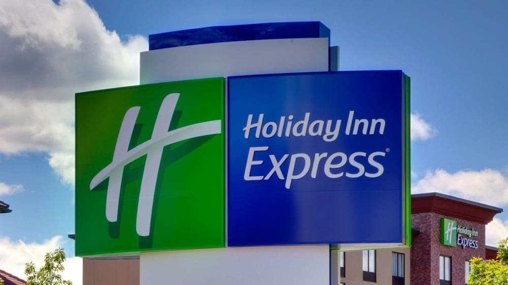 Holiday Inn Express & Suites Chicago Matteson by IHG