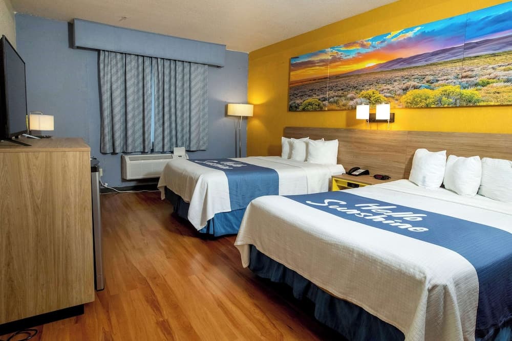 Days Inn & Suites by Wyndham Houston North/Aldine