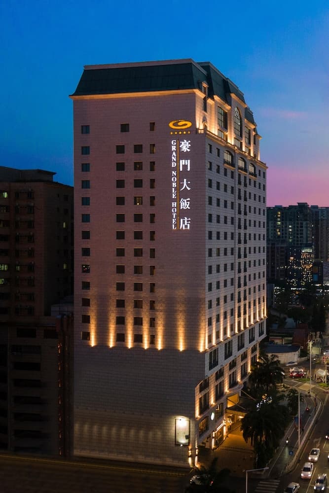 Grand Noble Hotel