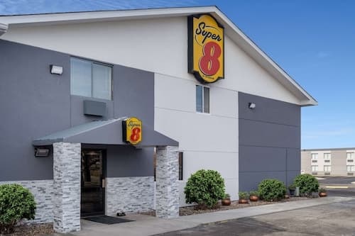 Super 8 by Wyndham Merrillville