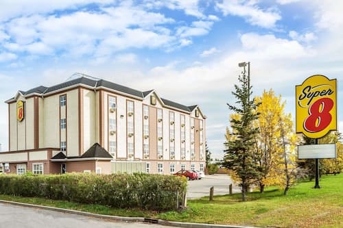 Super 8 by Wyndham Calgary/Airport