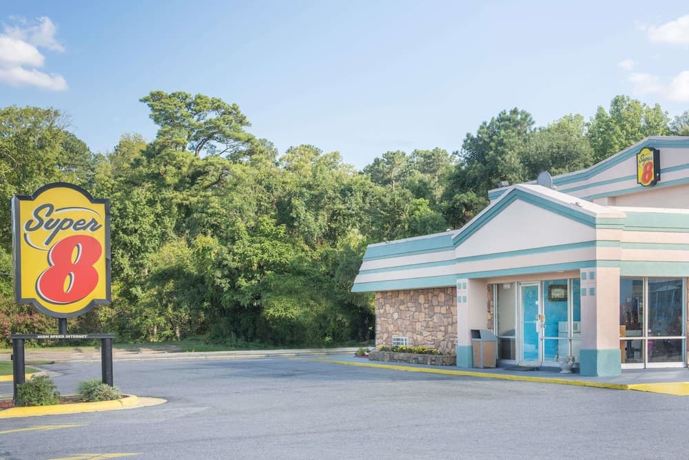 Super 8 by Wyndham Durham/University Area NC