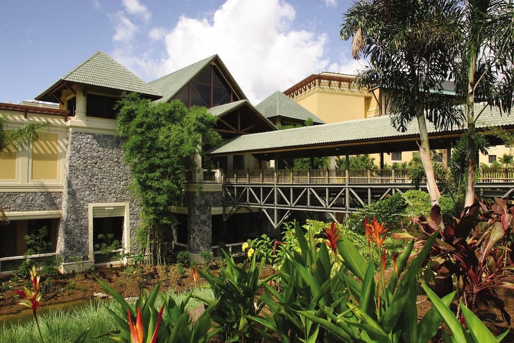 Universal’s Loews Royal Pacific Resort