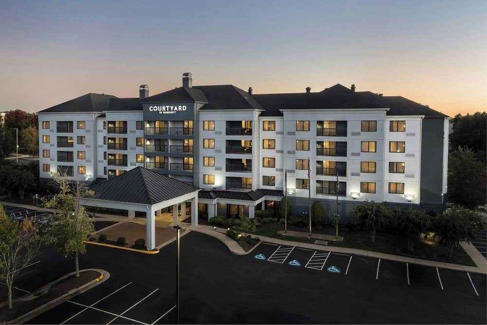 Courtyard by Marriott Richmond Chester